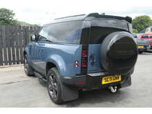 Land Rover Defender 90 D200 MHEV 