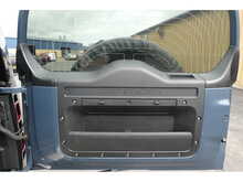 Land Rover Defender 90 D200 MHEV 