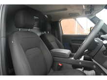 Land Rover Defender 90 D200 MHEV 