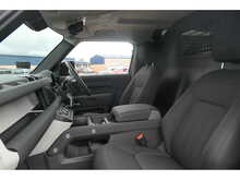 Land Rover Defender 90 D200 MHEV 