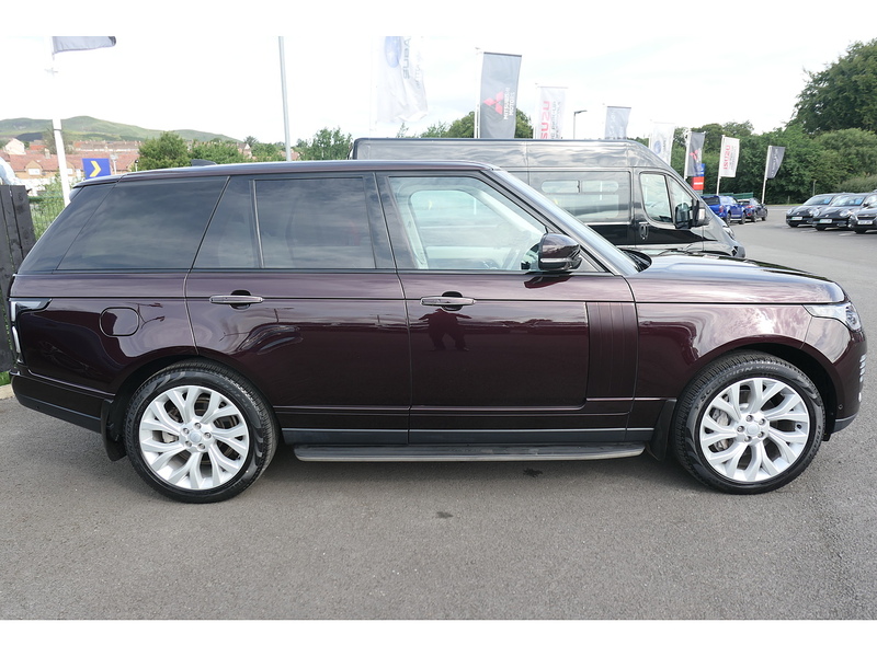 Land Rover 3.0 D300 MHEV Vogue SE SUV 5dr Diesel Auto 4WD Euro 6 (s/s) (300 ps)