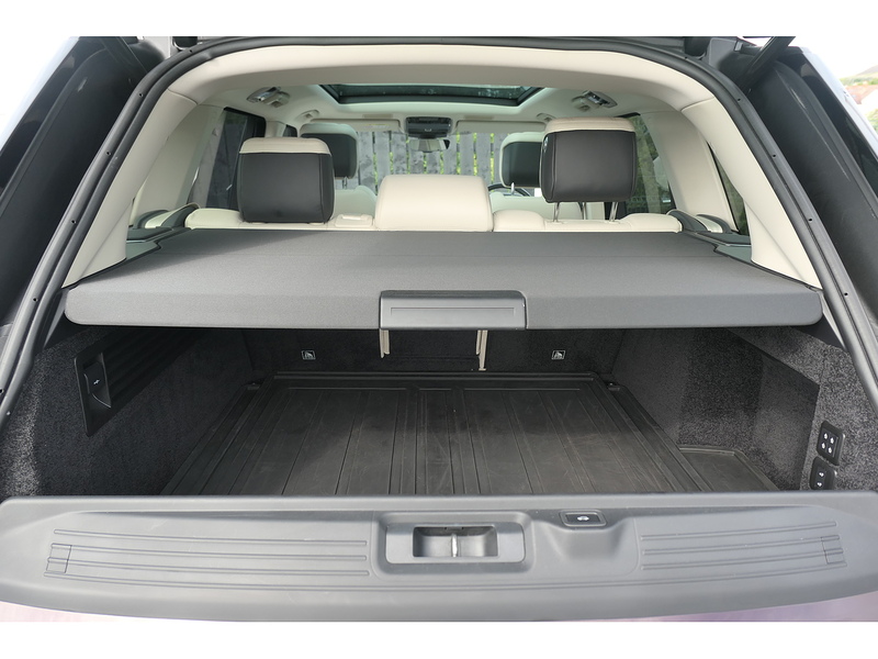 Land Rover 3.0 D300 MHEV Vogue SE SUV 5dr Diesel Auto 4WD Euro 6 (s/s) (300 ps)