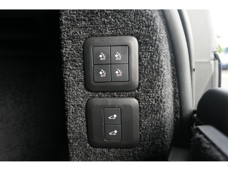 Land Rover 3.0 D300 MHEV Vogue SE SUV 5dr Diesel Auto 4WD Euro 6 (s/s) (300 ps)