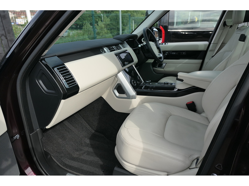 Land Rover 3.0 D300 MHEV Vogue SE SUV 5dr Diesel Auto 4WD Euro 6 (s/s) (300 ps)