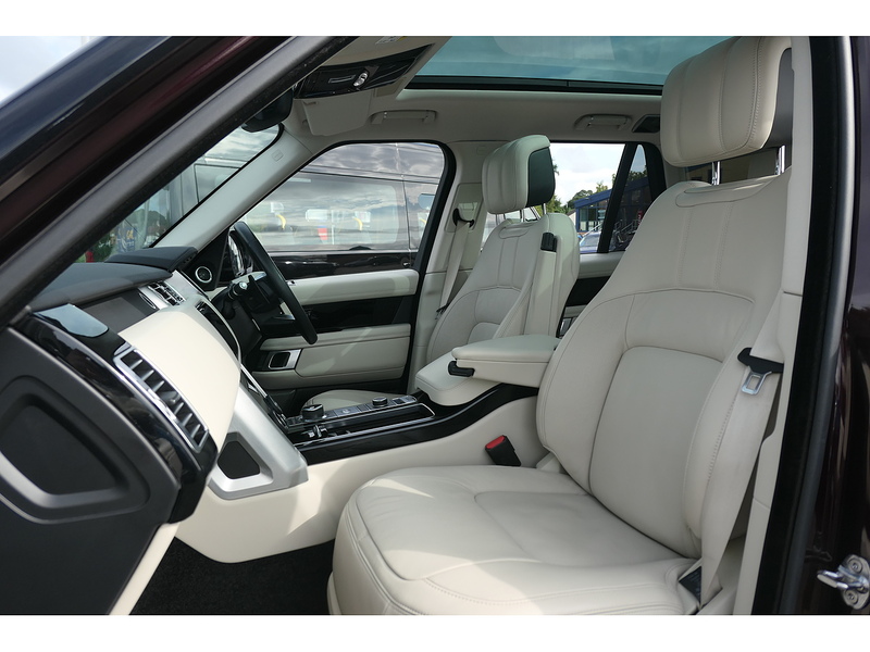 Land Rover 3.0 D300 MHEV Vogue SE SUV 5dr Diesel Auto 4WD Euro 6 (s/s) (300 ps)