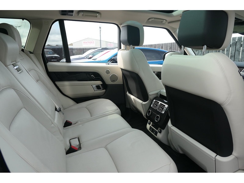 Land Rover 3.0 D300 MHEV Vogue SE SUV 5dr Diesel Auto 4WD Euro 6 (s/s) (300 ps)