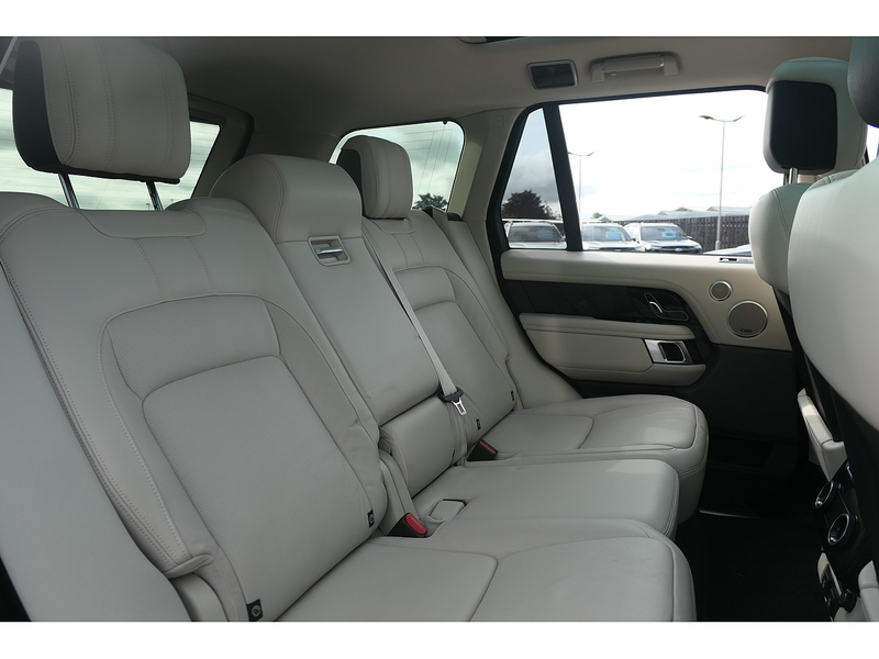 Land Rover 3.0 D300 MHEV Vogue SE SUV 5dr Diesel Auto 4WD Euro 6 (s/s) (300 ps)