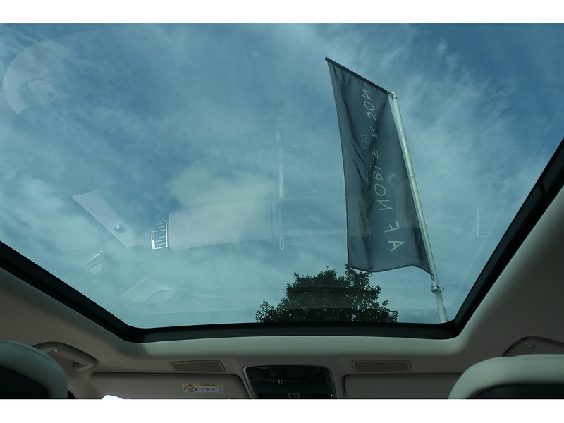 Land Rover 3.0 D300 MHEV Vogue SE SUV 5dr Diesel Auto 4WD Euro 6 (s/s) (300 ps)