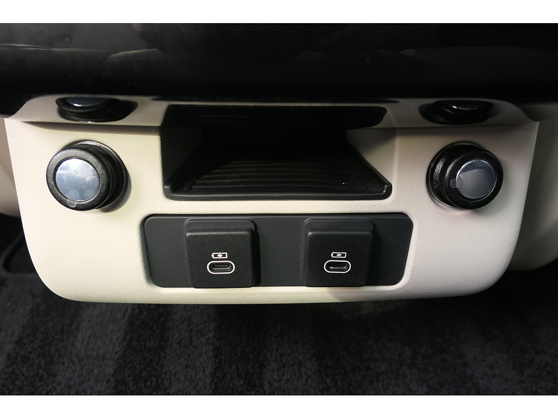 Land Rover 3.0 D300 MHEV Vogue SE SUV 5dr Diesel Auto 4WD Euro 6 (s/s) (300 ps)