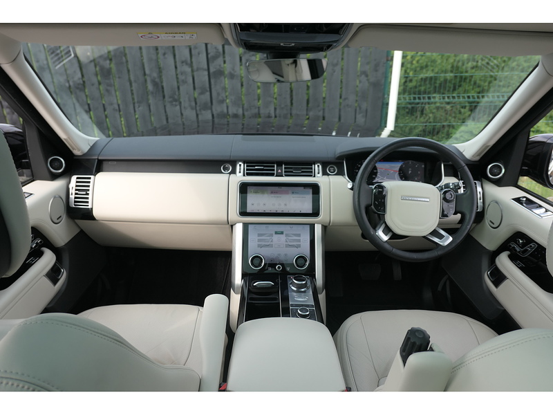 Land Rover 3.0 D300 MHEV Vogue SE SUV 5dr Diesel Auto 4WD Euro 6 (s/s) (300 ps)