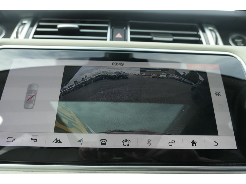 Land Rover 3.0 D300 MHEV Vogue SE SUV 5dr Diesel Auto 4WD Euro 6 (s/s) (300 ps)