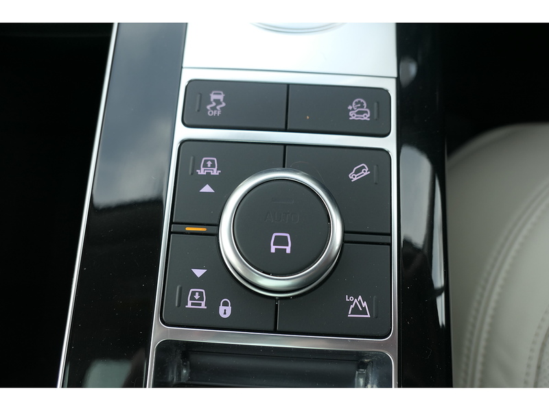 Land Rover 3.0 D300 MHEV Vogue SE SUV 5dr Diesel Auto 4WD Euro 6 (s/s) (300 ps)