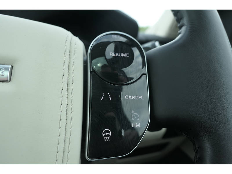 Land Rover 3.0 D300 MHEV Vogue SE SUV 5dr Diesel Auto 4WD Euro 6 (s/s) (300 ps)