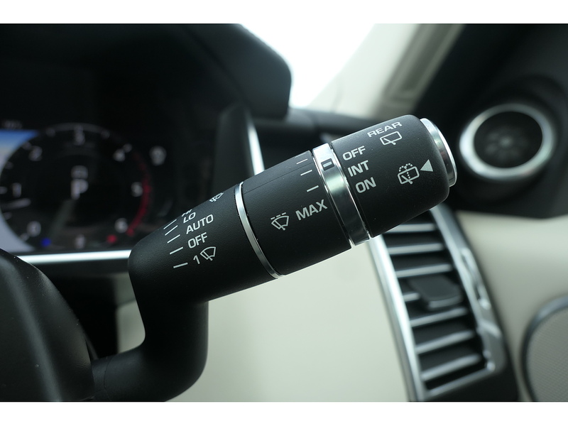 Land Rover 3.0 D300 MHEV Vogue SE SUV 5dr Diesel Auto 4WD Euro 6 (s/s) (300 ps)