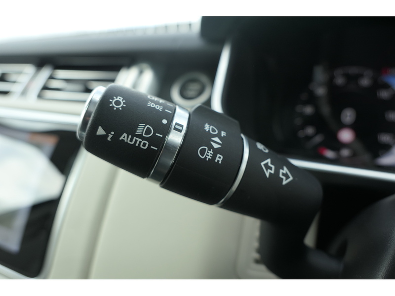 Land Rover 3.0 D300 MHEV Vogue SE SUV 5dr Diesel Auto 4WD Euro 6 (s/s) (300 ps)