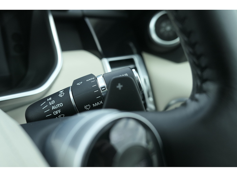 Land Rover 3.0 D300 MHEV Vogue SE SUV 5dr Diesel Auto 4WD Euro 6 (s/s) (300 ps)