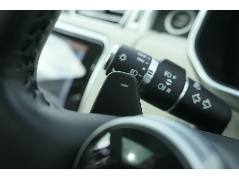 Land Rover 3.0 D300 MHEV Vogue SE SUV 5dr Diesel Auto 4WD Euro 6 (s/s) (300 ps)