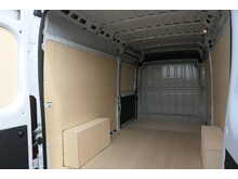 Peugeot Boxer BlueHDi 335 Professional Premium + 