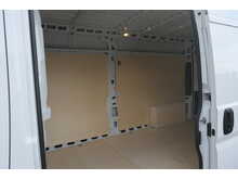 Peugeot Boxer BlueHDi 335 Professional Premium + 