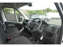 Peugeot Boxer BlueHDi 335 Professional Premium + 