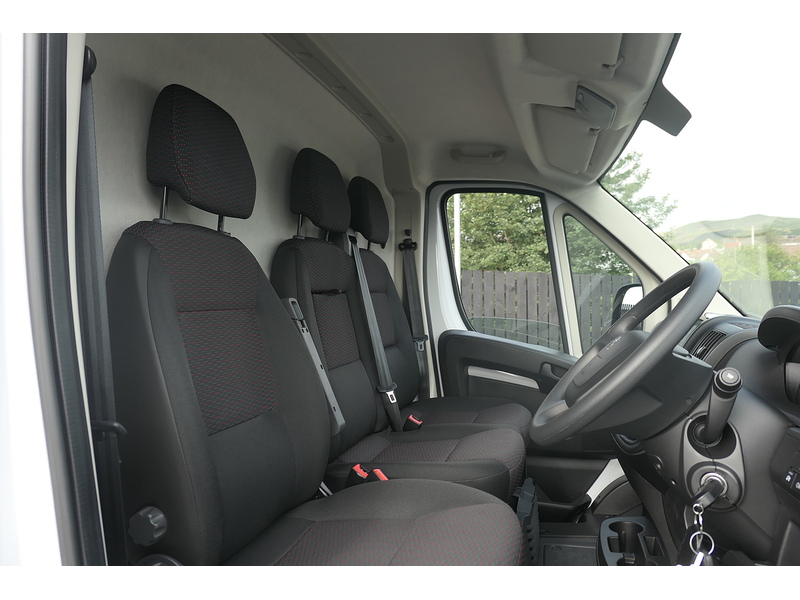 Peugeot 2.2 BlueHDi 335 Professional Premium + Panel Van 5dr Diesel Manual L3 High Roof Euro 6 (s/s) (140 ps)