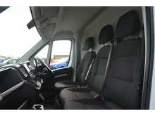 Peugeot Boxer BlueHDi 335 Professional Premium + 