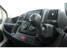 Peugeot Boxer BlueHDi 335 Professional Premium + 