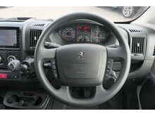 Peugeot Boxer BlueHDi 335 Professional Premium + 