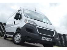 Peugeot Boxer BlueHDi 335 Professional Premium + 
