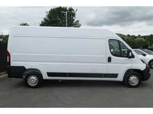 Peugeot Boxer BlueHDi 335 Professional Premium + 