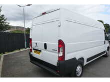 Peugeot Boxer BlueHDi 335 Professional Premium + 