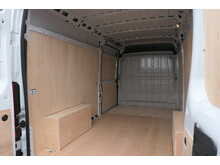 Peugeot Boxer BlueHDi 335 Professional Premium + 