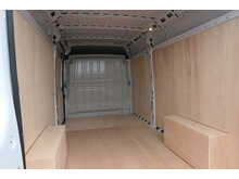 Peugeot Boxer BlueHDi 335 Professional Premium + 