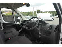 Peugeot Boxer BlueHDi 335 Professional Premium + 