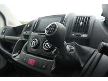Peugeot Boxer BlueHDi 335 Professional Premium + 