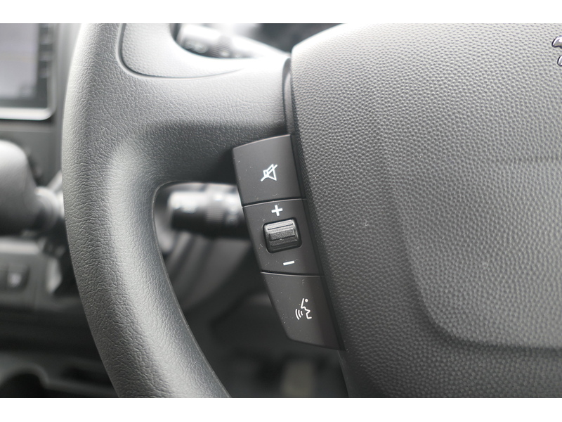 Peugeot 2.2 BlueHDi 335 Professional Premium + Panel Van 5dr Diesel Manual L3 High Roof Euro 6 (s/s) (140 ps)