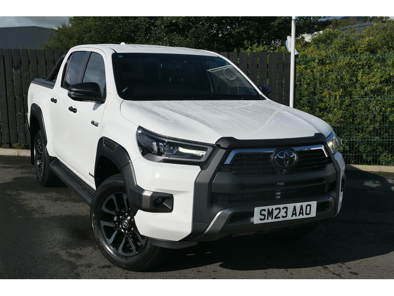 Toyota 2.8 D-4D Invincible X Pickup Double Cab 4dr Diesel Auto 4WD Euro 6 (s/s) (204 ps)