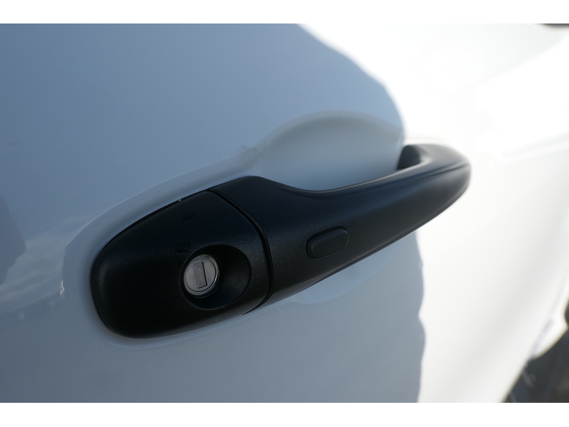 Toyota 2.8 D-4D Invincible X Pickup Double Cab 4dr Diesel Auto 4WD Euro 6 (s/s) (204 ps)