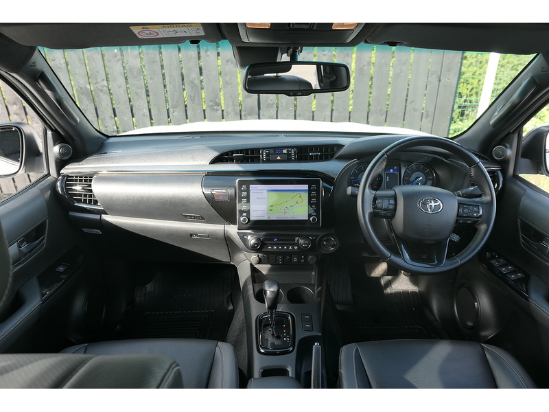 Toyota 2.8 D-4D Invincible X Pickup Double Cab 4dr Diesel Auto 4WD Euro 6 (s/s) (204 ps)