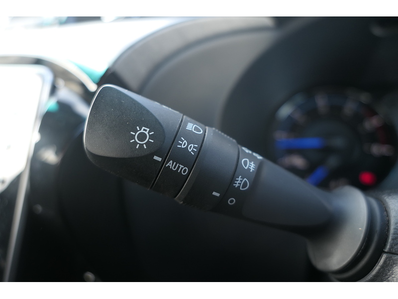 Toyota 2.8 D-4D Invincible X Pickup Double Cab 4dr Diesel Auto 4WD Euro 6 (s/s) (204 ps)