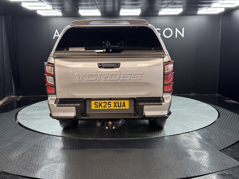 Isuzu 1.9 TD V-Cross Pickup Double Cab 4dr Diesel Manual 4WD Euro 6 (s/s) (164 ps)