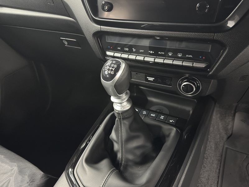 Isuzu 1.9 TD V-Cross Pickup Double Cab 4dr Diesel Manual 4WD Euro 6 (s/s) (164 ps)