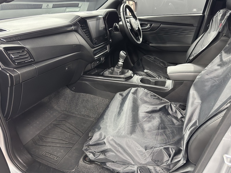 Isuzu 1.9 TD V-Cross Pickup Double Cab 4dr Diesel Manual 4WD Euro 6 (s/s) (164 ps)