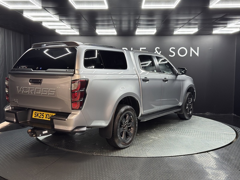 Isuzu 1.9 TD V-Cross Pickup Double Cab 4dr Diesel Manual 4WD Euro 6 (s/s) (164 ps)