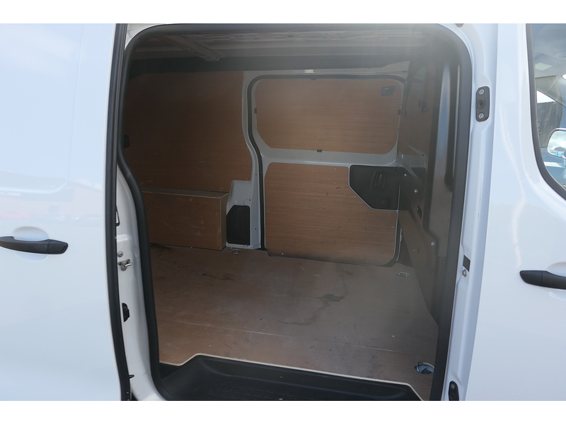 Peugeot 1.5 BlueHDi Professional Standard Panel Van 6dr Diesel Manual Standard Euro 6 (s/s) (120 ps)