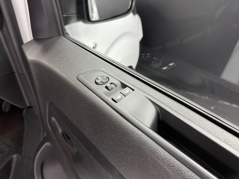 Peugeot 1.5 BlueHDi Professional Standard Panel Van 6dr Diesel Manual Standard Euro 6 (s/s) (120 ps)