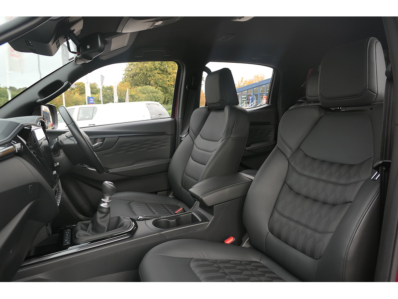 Isuzu 1.9 TD V-Cross Pickup Double Cab 4dr Diesel Manual 4WD Euro 6 (s/s) (164 ps)