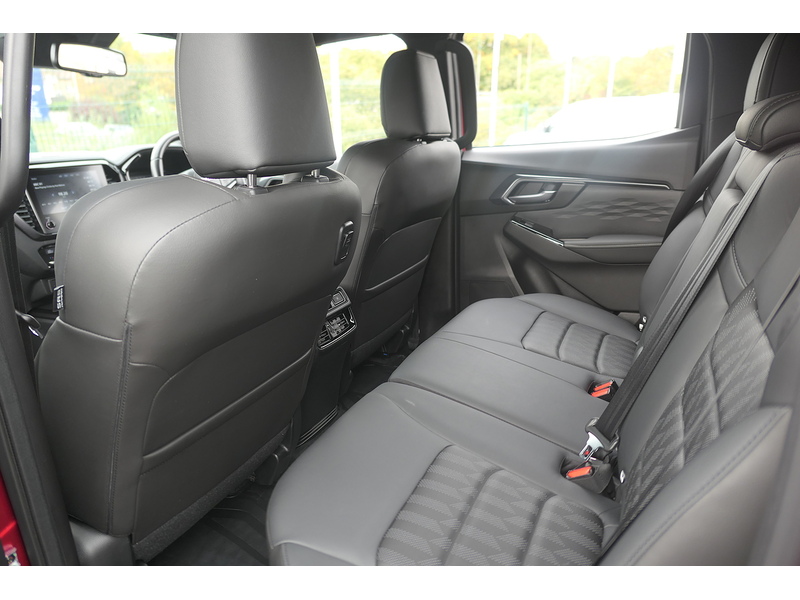 Isuzu 1.9 TD V-Cross Pickup Double Cab 4dr Diesel Manual 4WD Euro 6 (s/s) (164 ps)