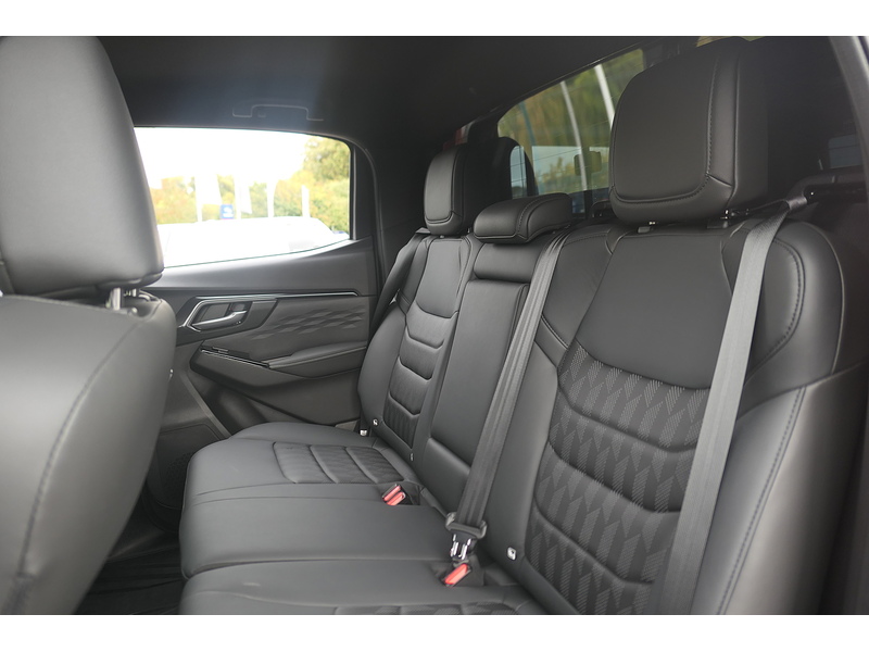 Isuzu 1.9 TD V-Cross Pickup Double Cab 4dr Diesel Manual 4WD Euro 6 (s/s) (164 ps)