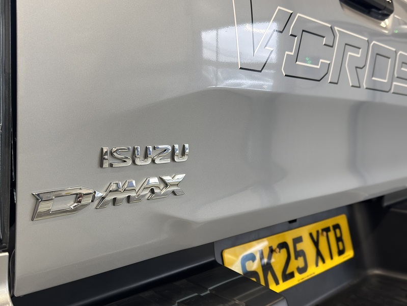 Isuzu 1.9 TD V-Cross Pickup Double Cab 4dr Diesel Auto 4WD Euro 6 (s/s) (164 ps)